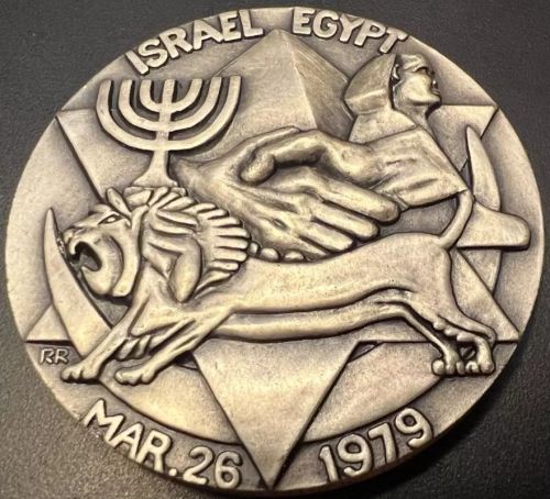 Signing the Peace Treaty Egypt - Israel 1979 medal